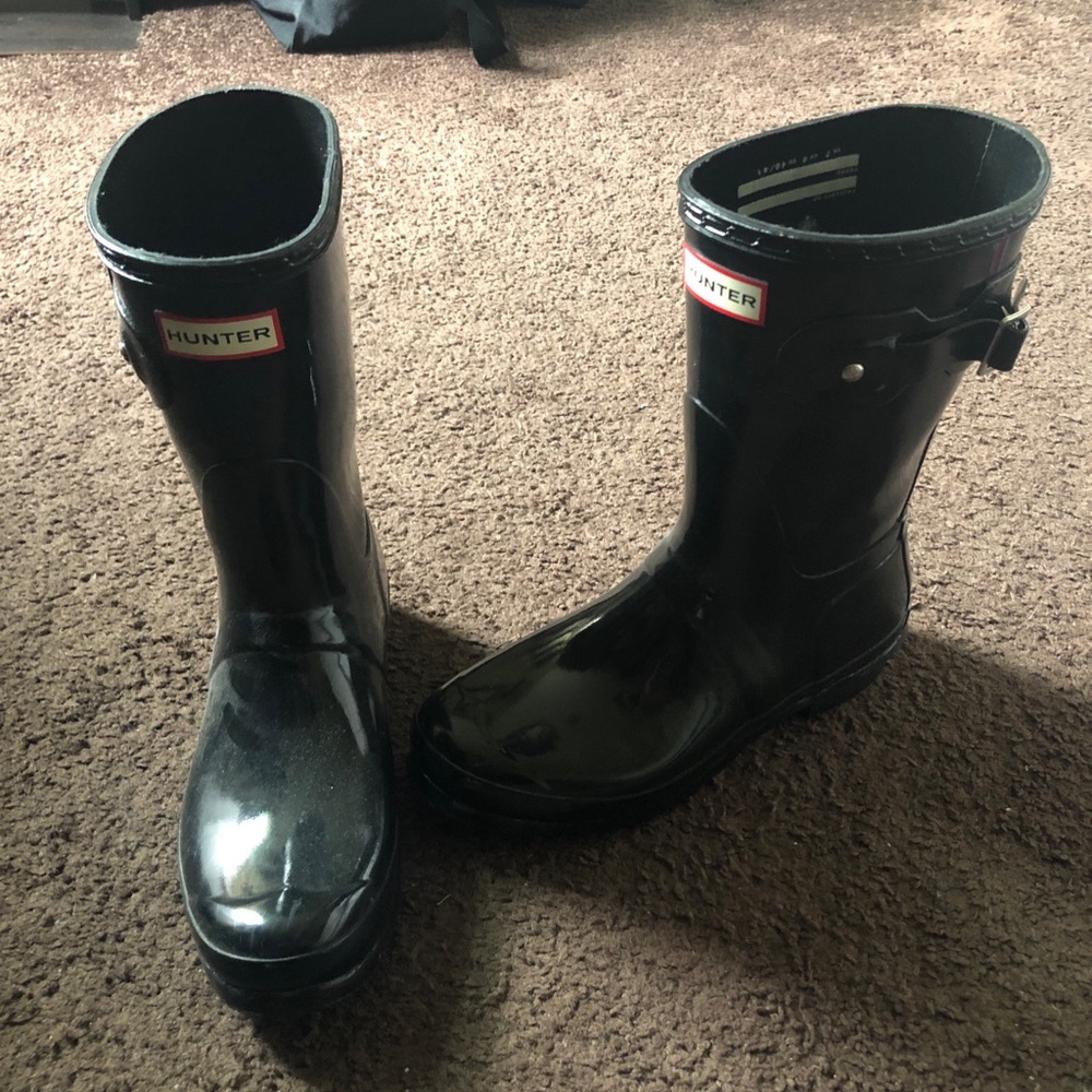 Like new black calf height Hunter rain boots